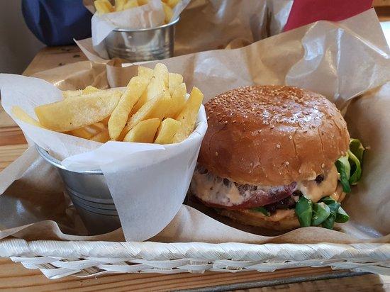 YUPPIZ Burger Bar